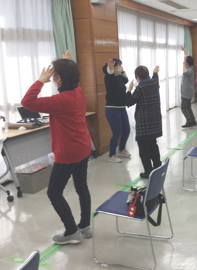ダンスの練習中の写真